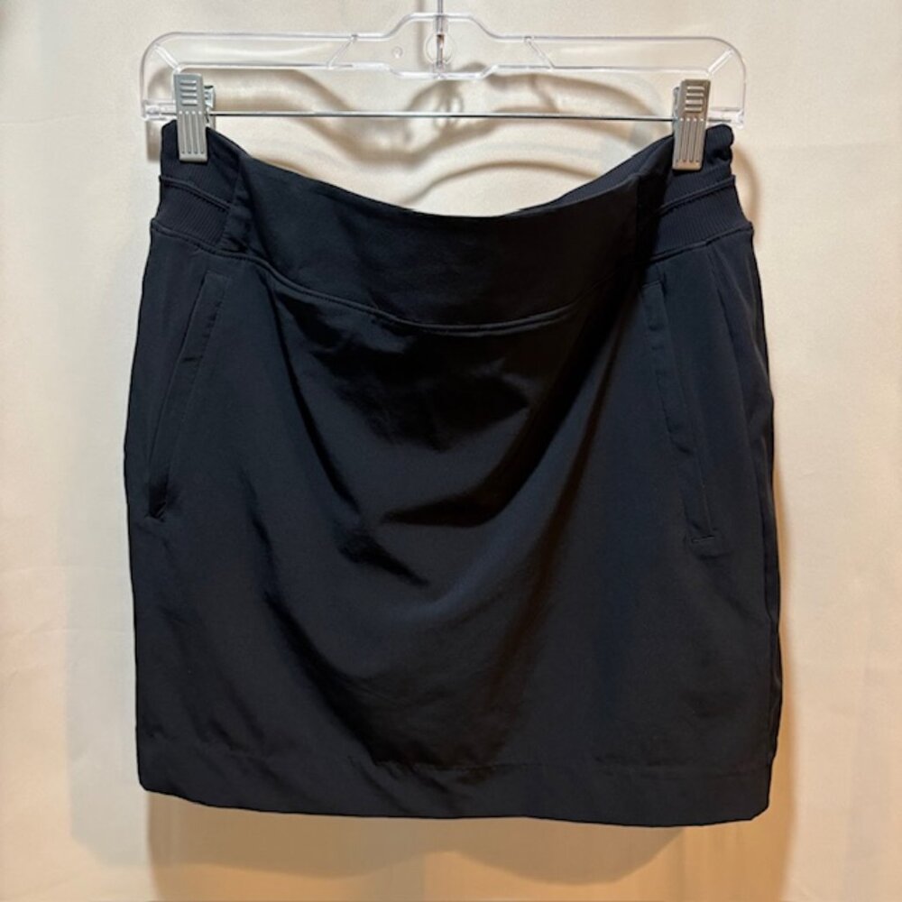 Athleta Women's High Waisted Straight Black Skort with Zippered Pockets, Size 8